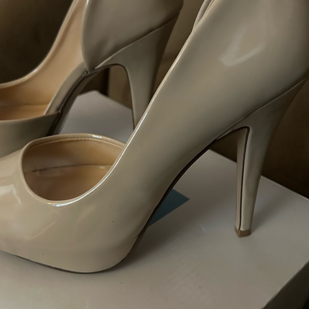 Beige Patent Leather Stilettos🤎